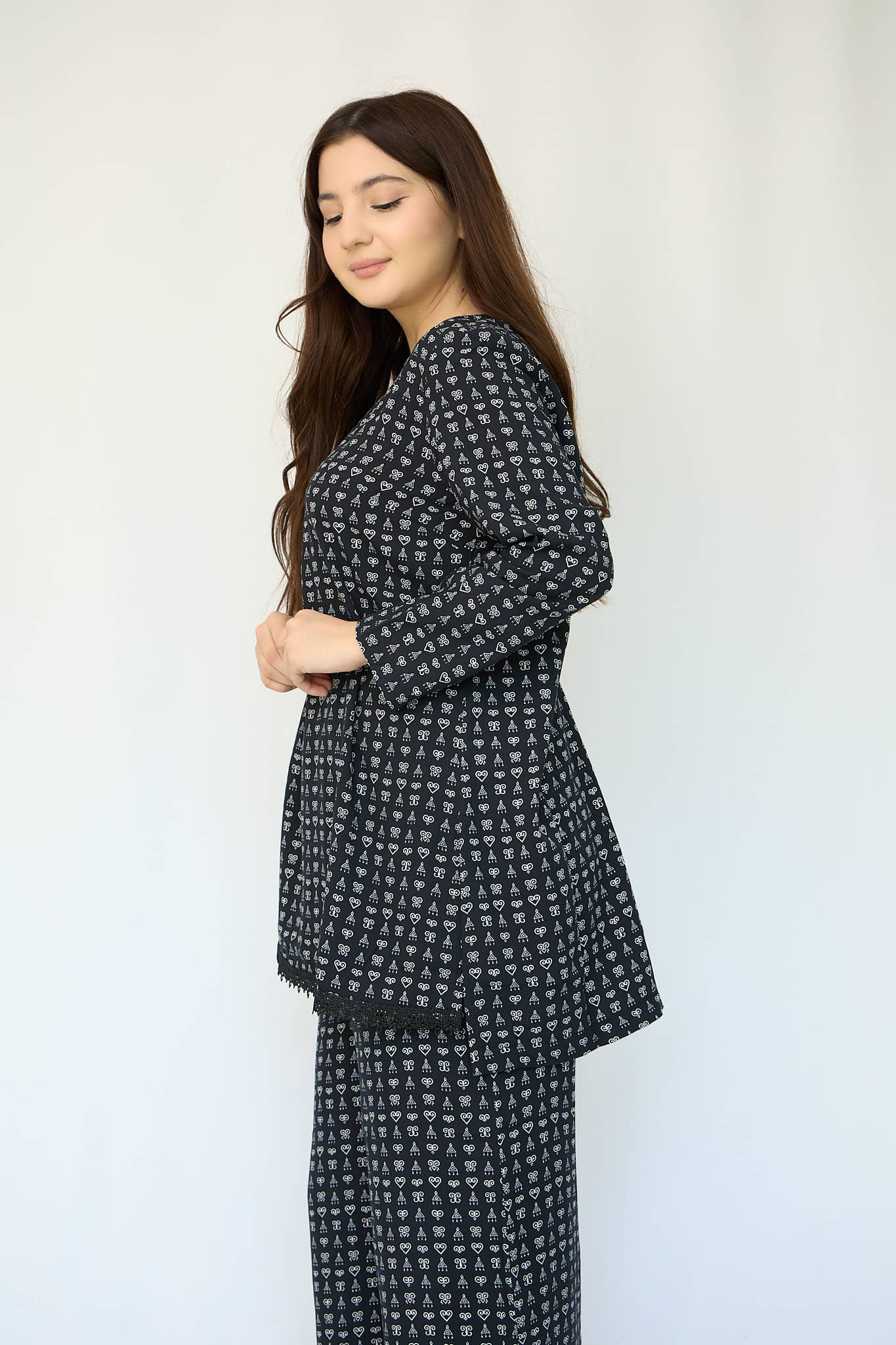 Nilufar — qora (uzun yeng) 4