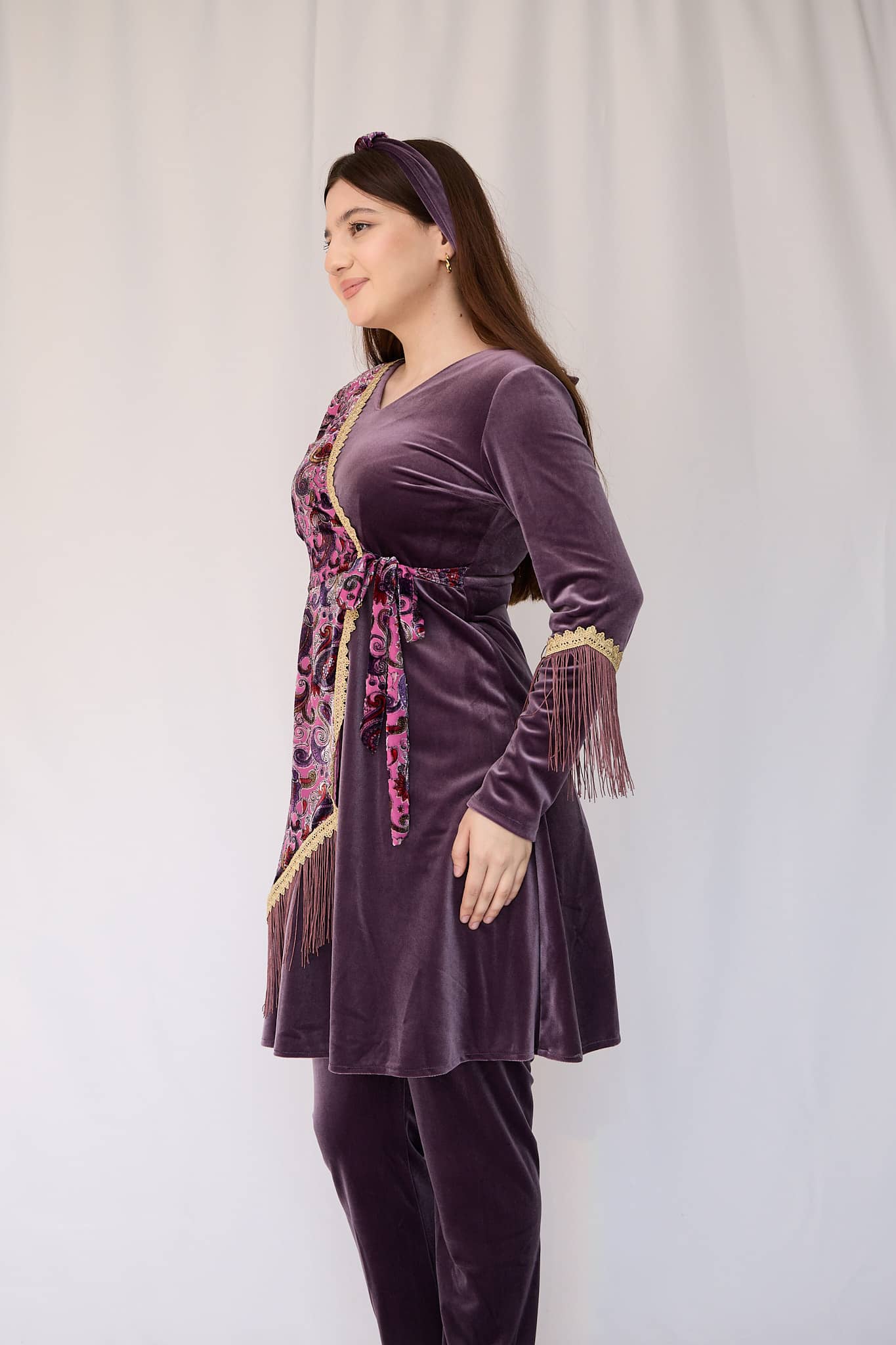Sarvinoz — kulrang-binafsha 3