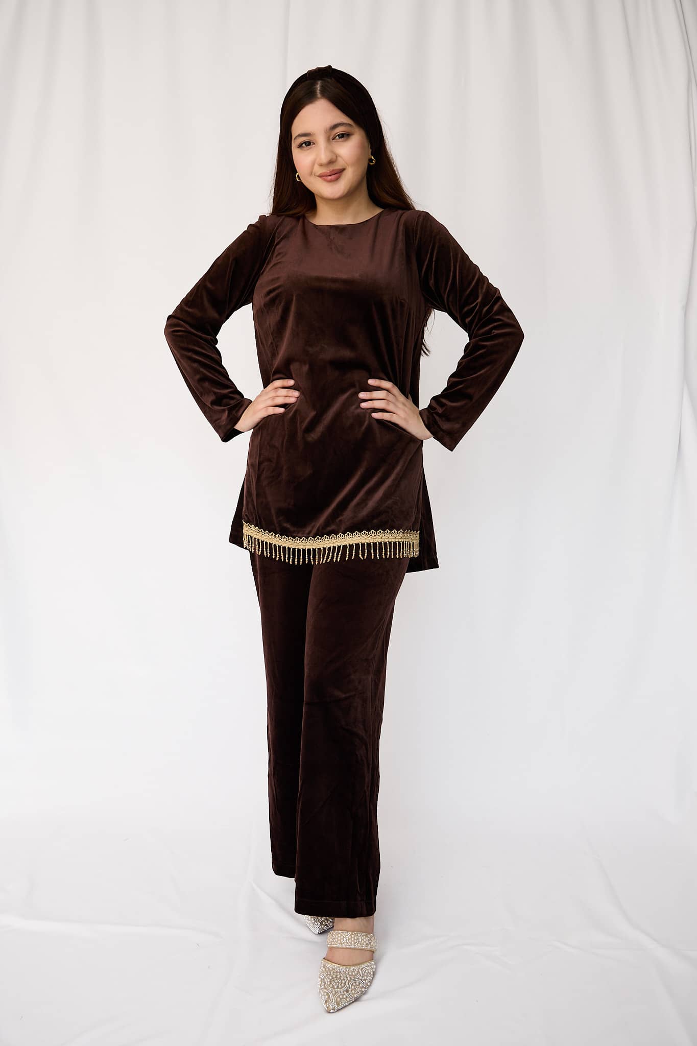 Malohat — jigarrang (tilla dantel etak)
